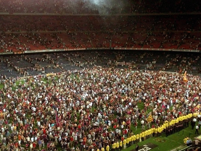 里瓦尔多2001年诺坎普帽子戏法助巴萨大胜瓦伦西