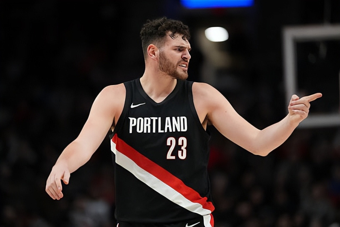 开拓者中锋克林根谈如何限制文班亚马发挥