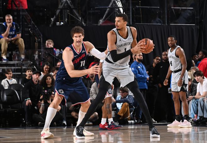 马刺双杀快船登50胜榜 文班亚马创历史盖帽纪录