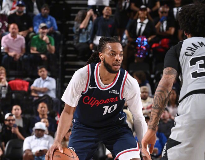 马刺双杀快船登50胜榜 文班亚马创历史盖帽纪录