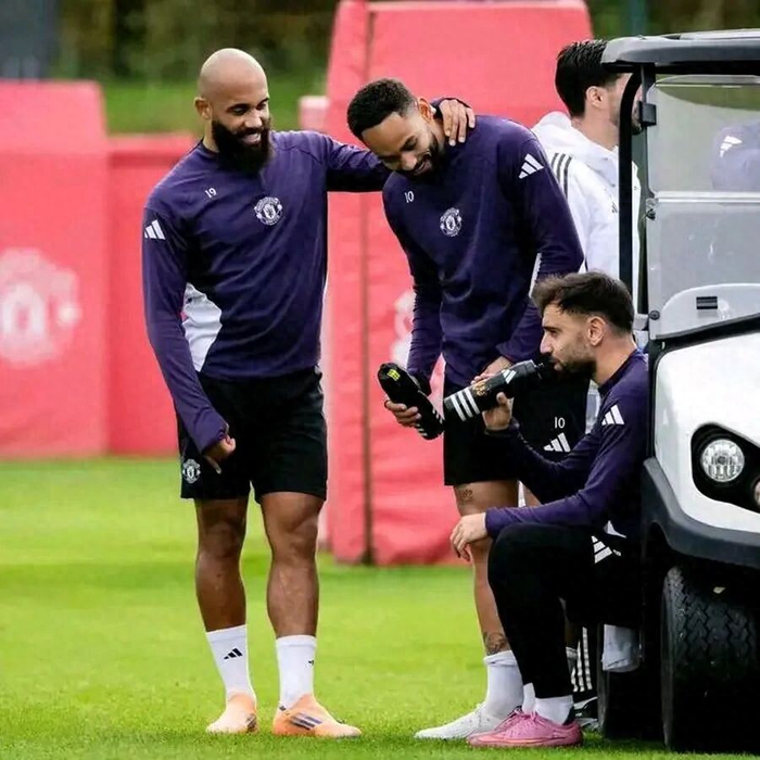 曼联迎战布伦特福德赛前阵容调整引关注